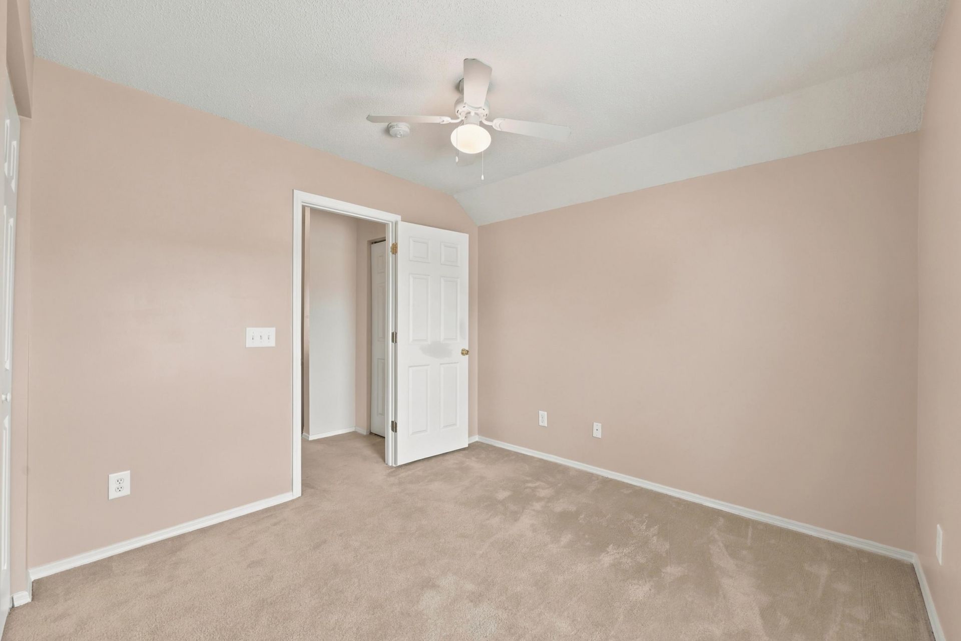 914 Bur Oak Ct.  Photo 19