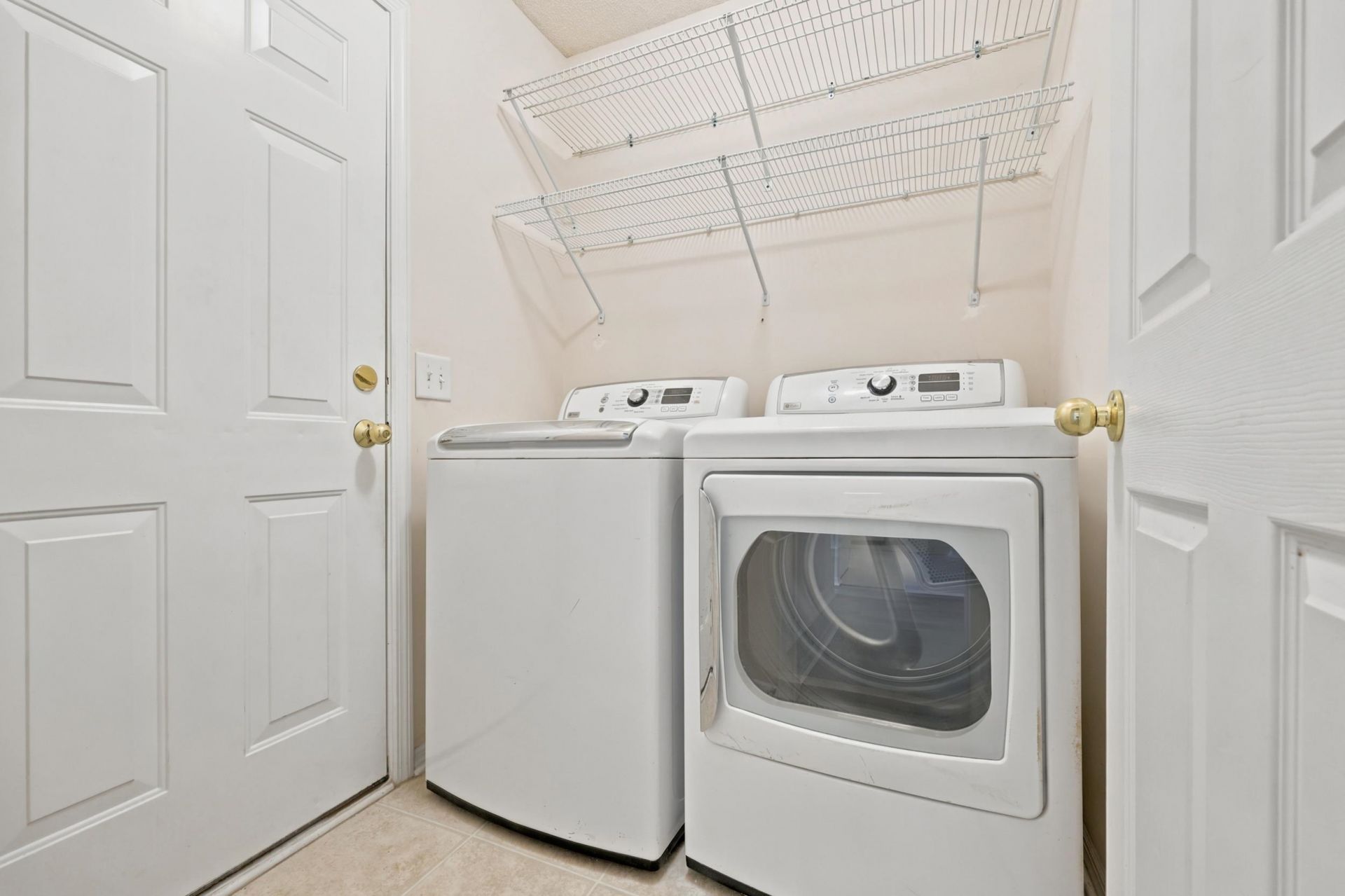 914 Bur Oak Ct.  Photo 8