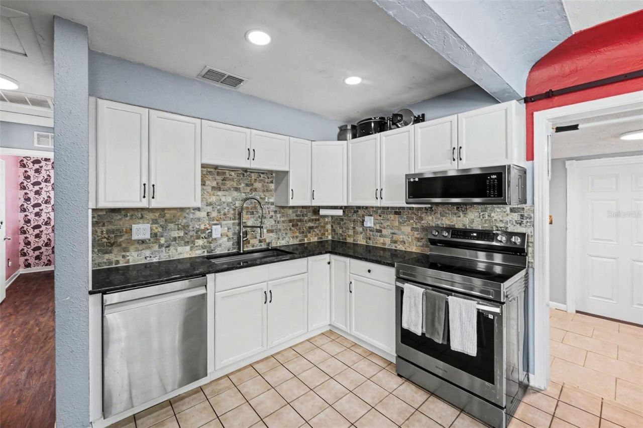 3719 39th Street N, Saint Petersburg, FL 33713 Photo