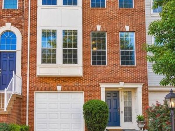 47715 SANDBANK SQUARE, STERLING, VA 20165