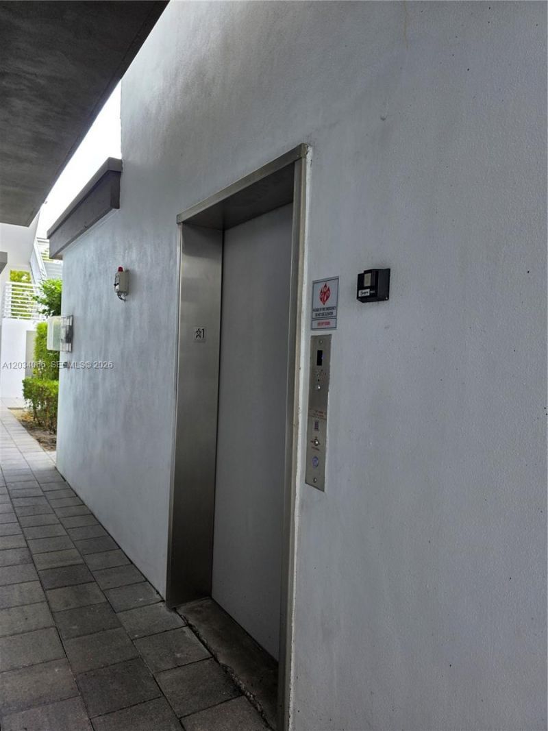 10222 NW 64th Way, Unit 302, Doral, FL 33178 Photo