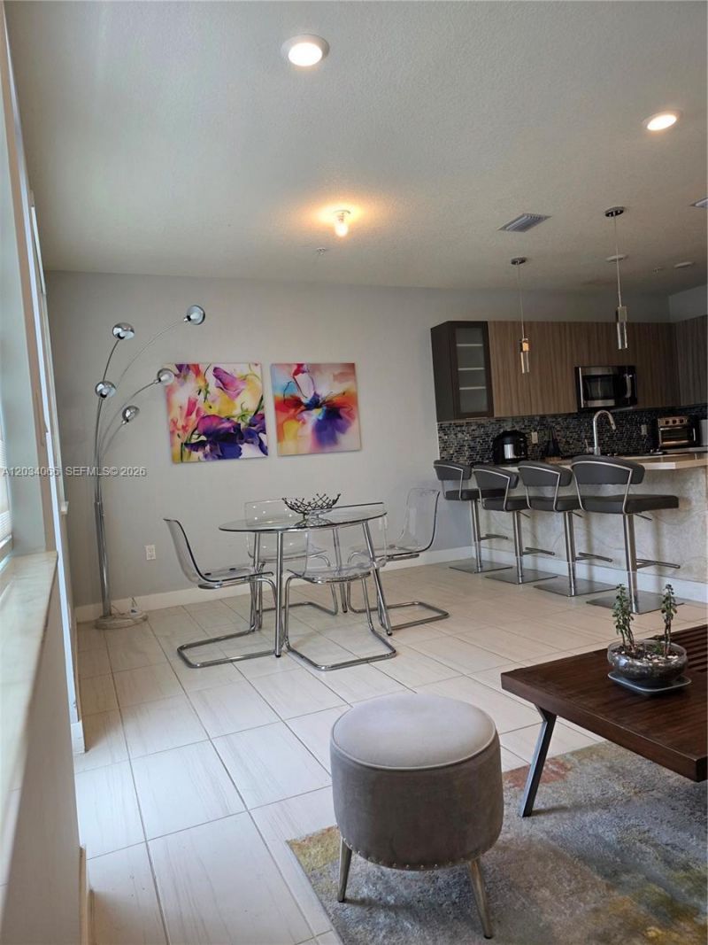 10222 NW 64th Way, Unit 302, Doral, FL 33178 Photo