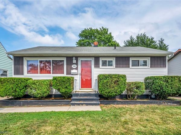 5763 Somerdale Avenue , Brook Park, OH 44142