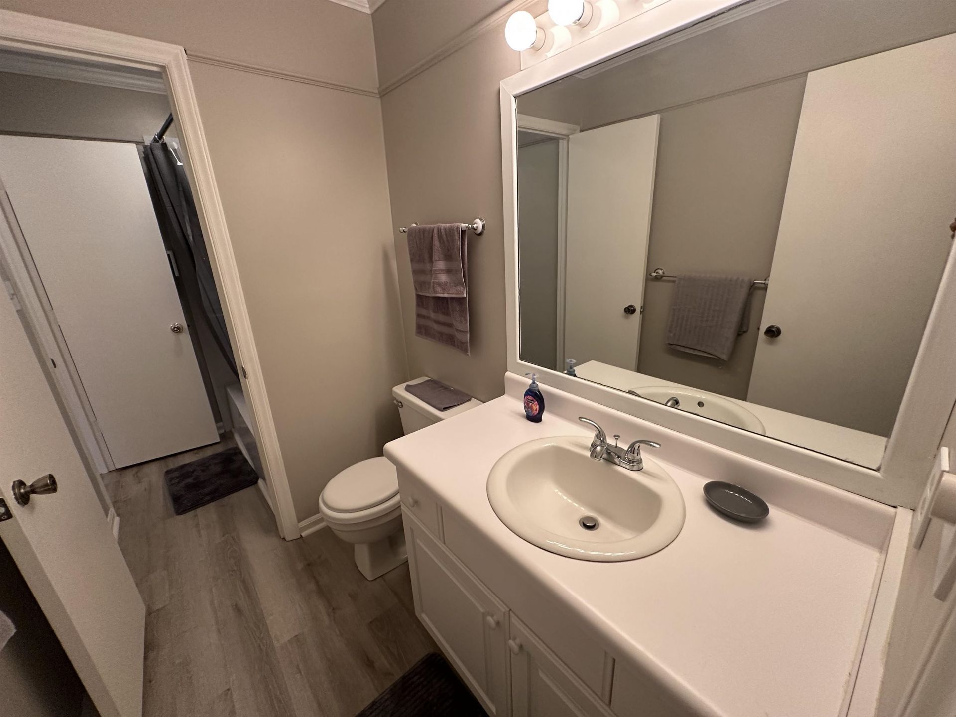 10301 N Kings Hwy. Photo 19