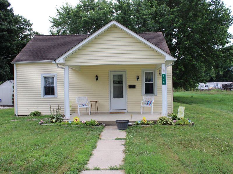 576 Willow Street , Lancaster, OH 43130 Photo 2
