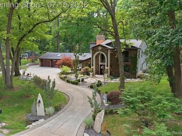 1258 Priscilla Lane, Rochester Hills, MI 48309