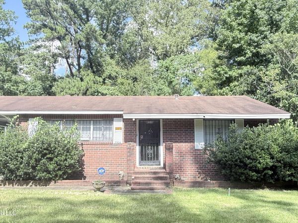 2904 Woodside Drive, Jackson, MS 39212