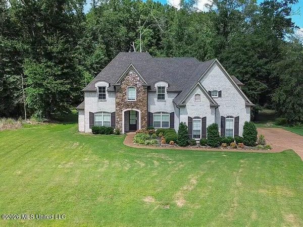 12902 Cotton Row Drive, Olive Branch, MS 38654