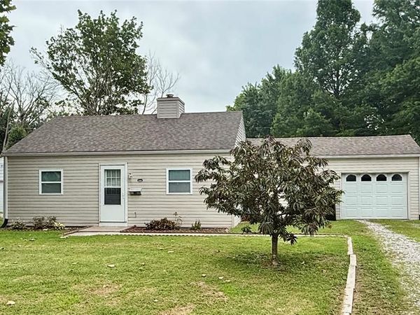 330 N 40th Street, Belleville, IL 62226