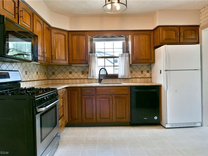 6470 Mahoning Avenue NW, Champion, OH 44481 Photo 39