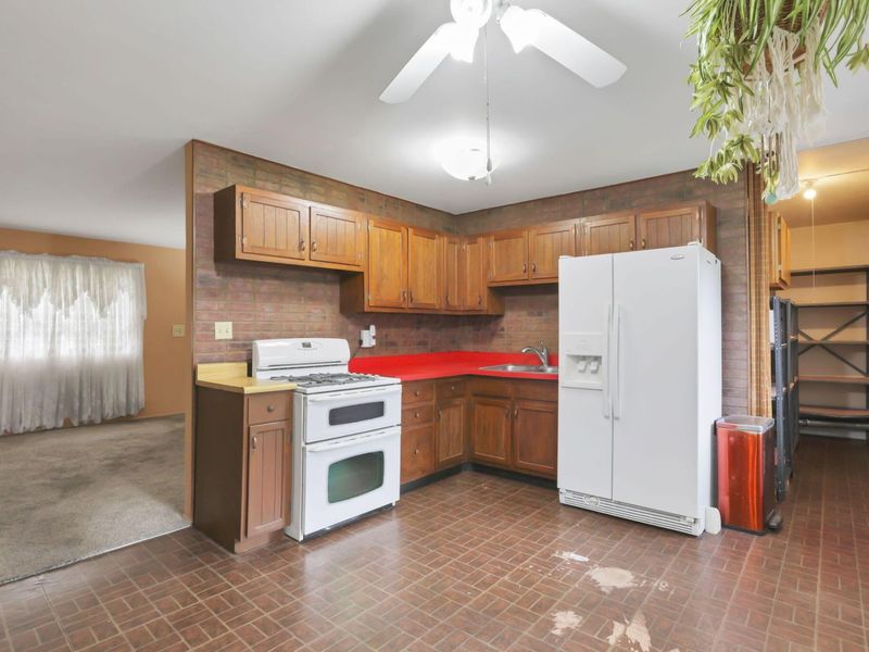 3882 Glenfield Road, Columbus, OH 43232 Photo 11