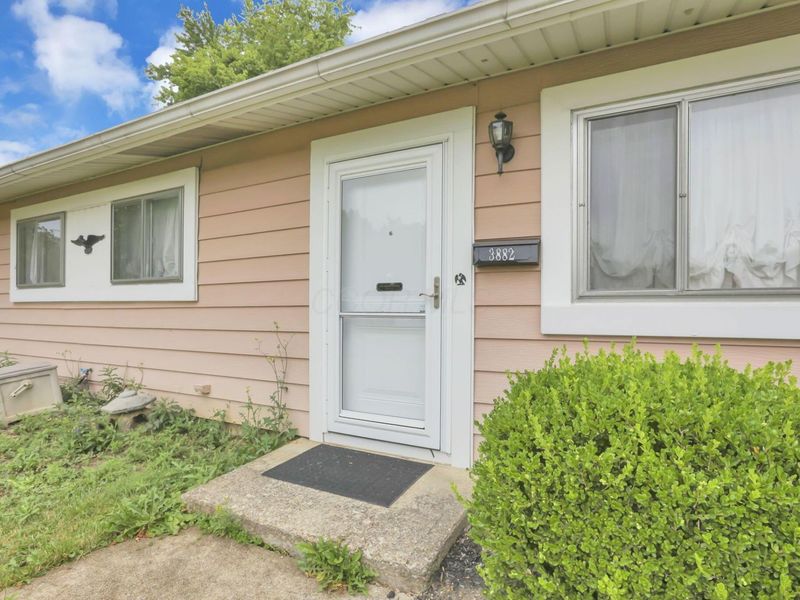 3882 Glenfield Road, Columbus, OH 43232 Photo 5