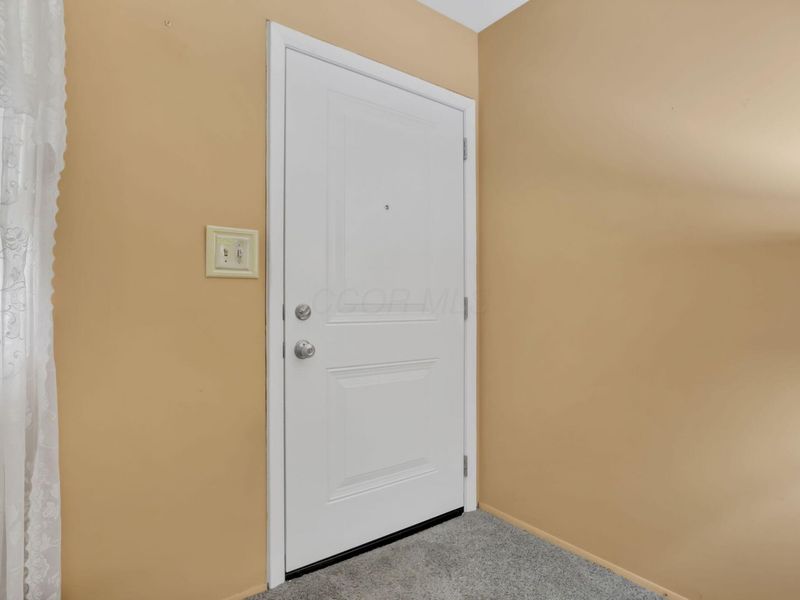 3882 Glenfield Road, Columbus, OH 43232 Photo 6