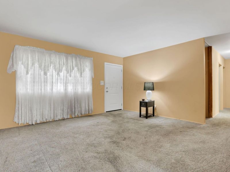 3882 Glenfield Road, Columbus, OH 43232 Photo 9