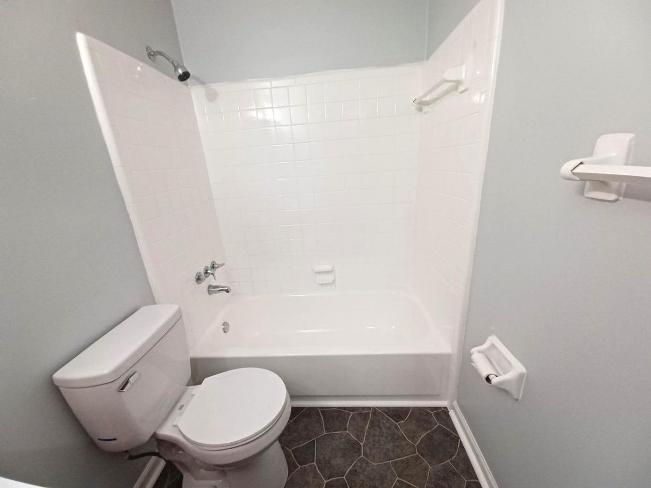 202 Oakmont Avenue Photo 8