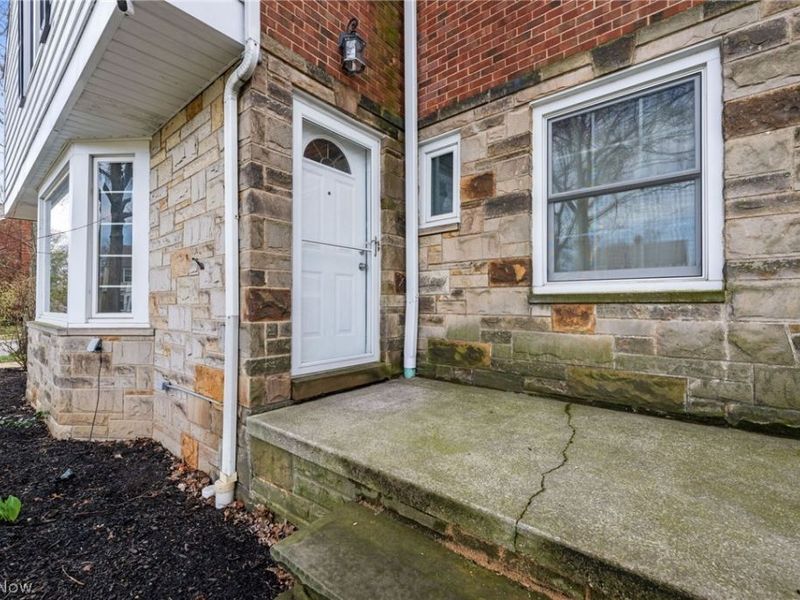 4090 Silsby Road, University Heights, OH 44118 Photo 9
