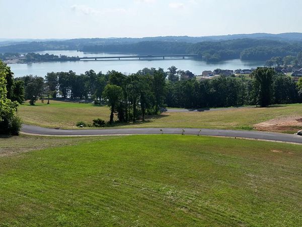 2429 Starboard Crest Rd, Morristown, TN 37814