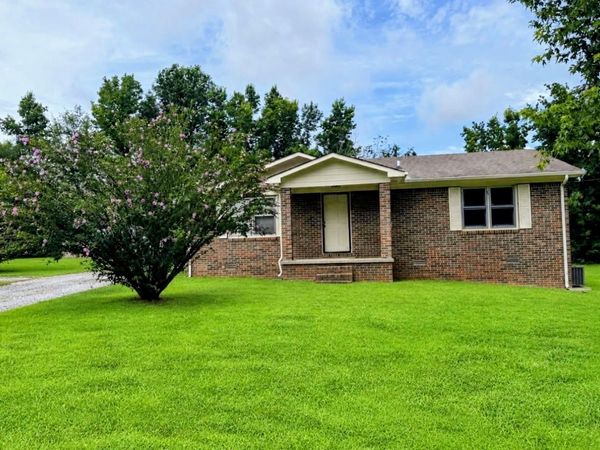 15 Harper Dr , Fayetteville, TN 37334