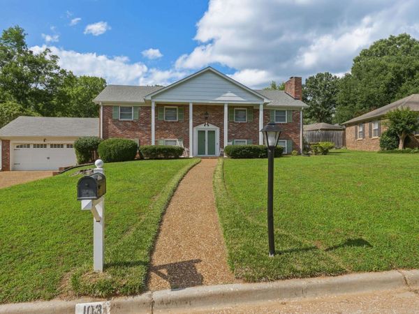 103 Creekwood Cir, Florence, AL 35630