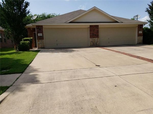 1512 Piedmont Drive , Mansfield, TX 76063