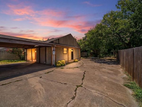 420 S Las Vegas Trail, White Settlement, TX 76108