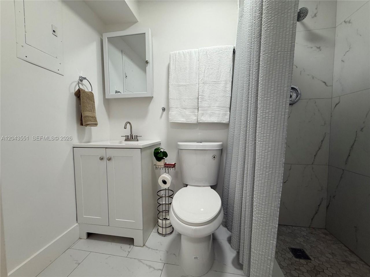 8860 SW 32nd St, Unit front, Miami, FL 33165 Photo
