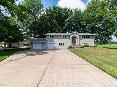 6590 Duck Creek Road, Berlin Center, OH 44401