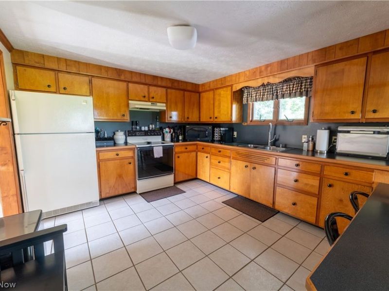 6590 Duck Creek Road, Berlin Center, OH 44401 Photo 19