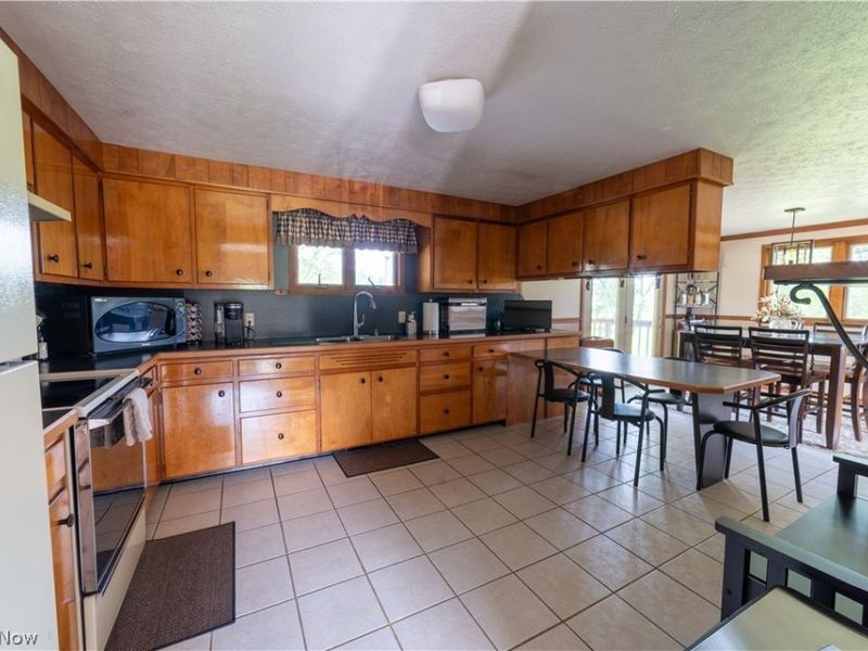 6590 Duck Creek Road, Berlin Center, OH 44401 Photo 5