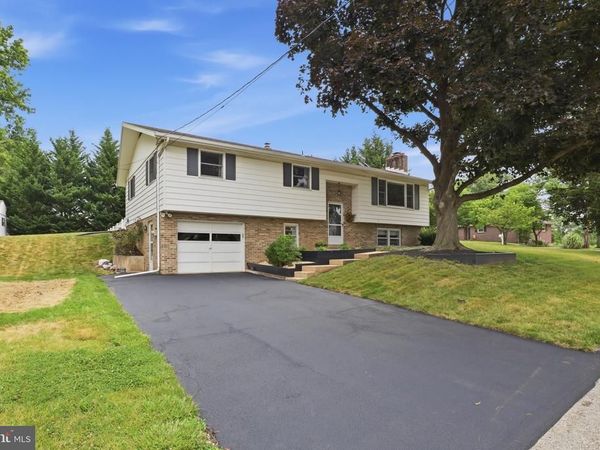 137 RIDGEFIELD DRIVE, YORK, PA 17403
