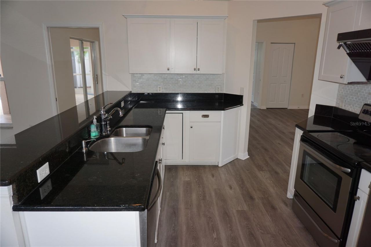 6708 66th Avenue E, Bradenton, FL 34203 Photo