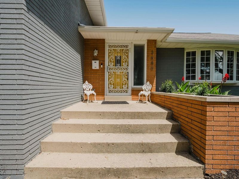 2680 Mitzi Drive, Columbus, OH 43209 Photo 2