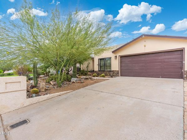 2631 E VISTA Drive, Phoenix, AZ 85032