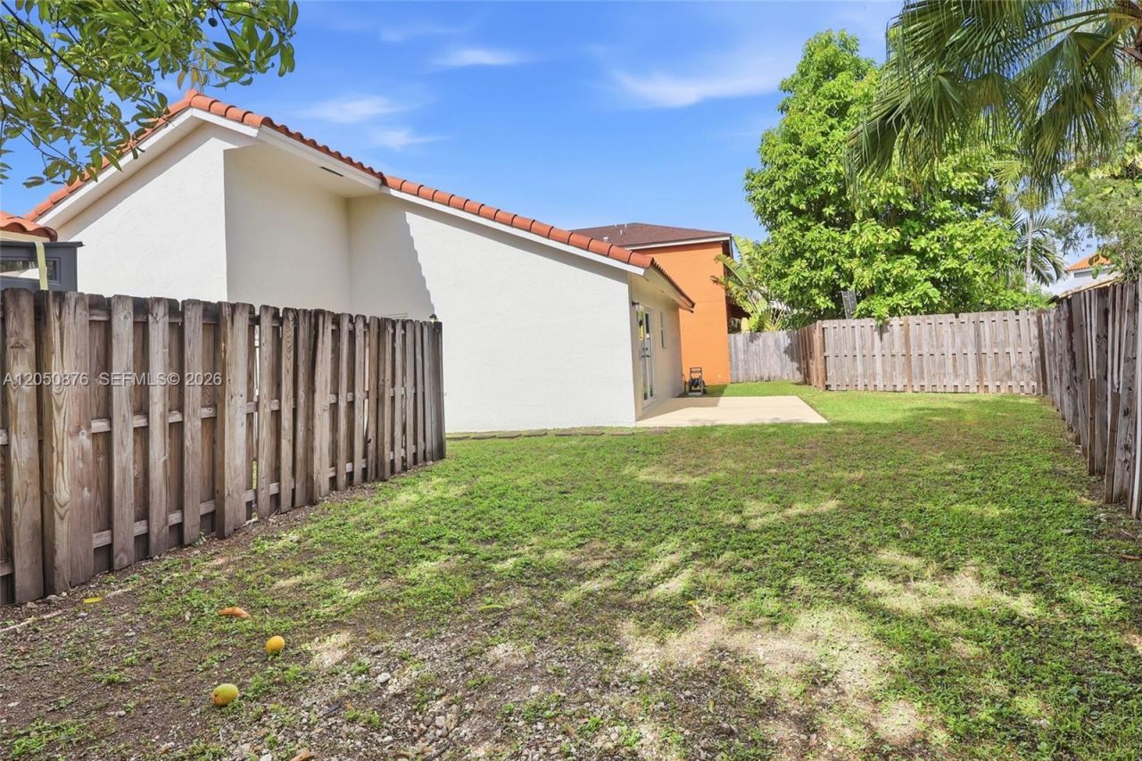 15633 SW 61st Ter , Miami, FL 33193 Photo
