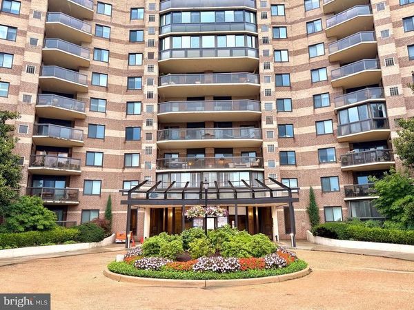 8370 GREENSBORO DRIVE, Unit 218, MCLEAN, VA 22102