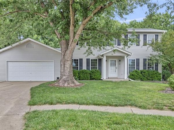 21 Fort Zumwalt Drive, O'Fallon, MO 63366