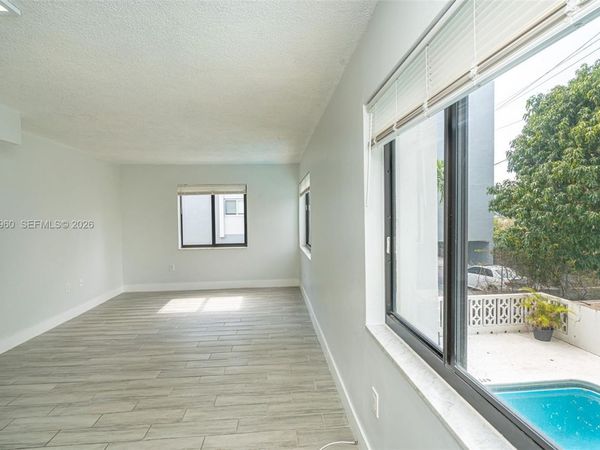 810 Salzedo St , Unit 15, Coral Gables, FL 33134