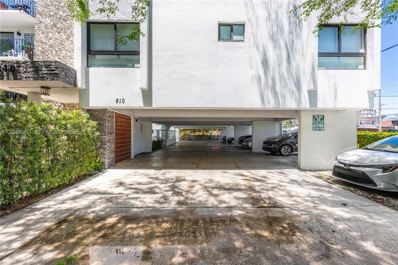 810 Salzedo St , Unit 15, Coral Gables, FL 33134 Photo