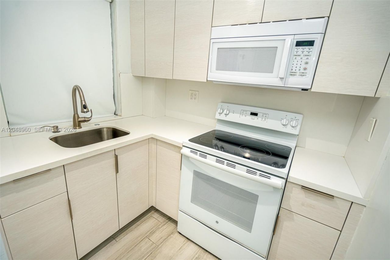 810 Salzedo St , Unit 15, Coral Gables, FL 33134 Photo