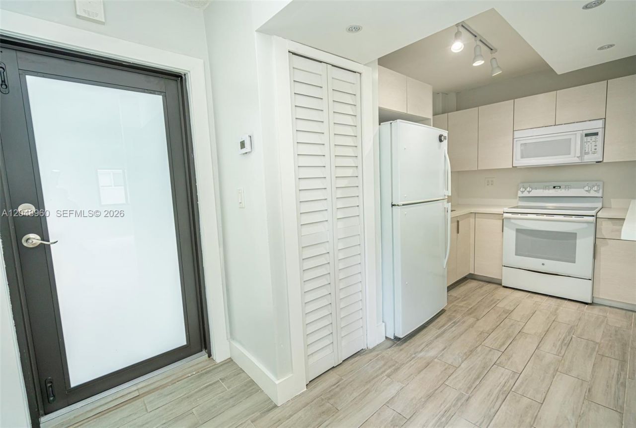 810 Salzedo St , Unit 15, Coral Gables, FL 33134 Photo