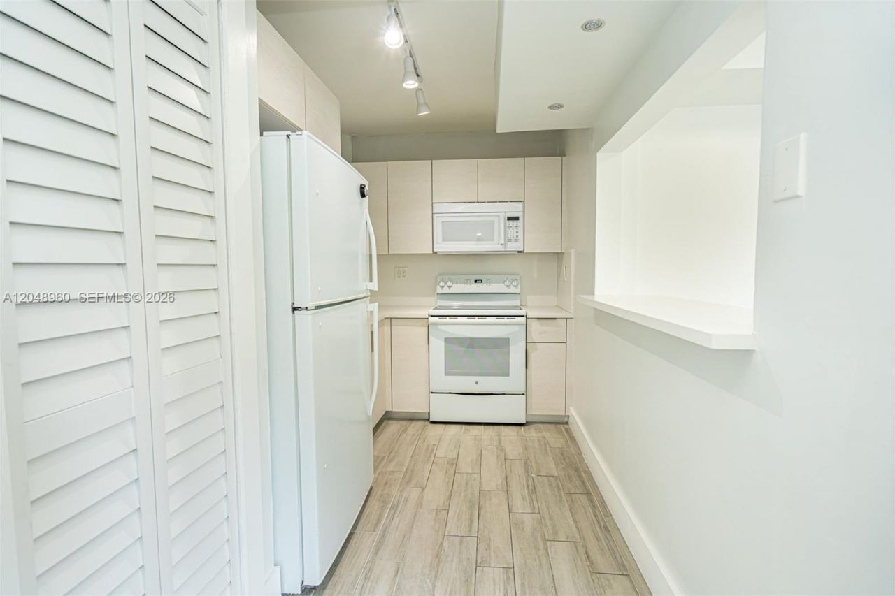 810 Salzedo St , Unit 15, Coral Gables, FL 33134 Photo