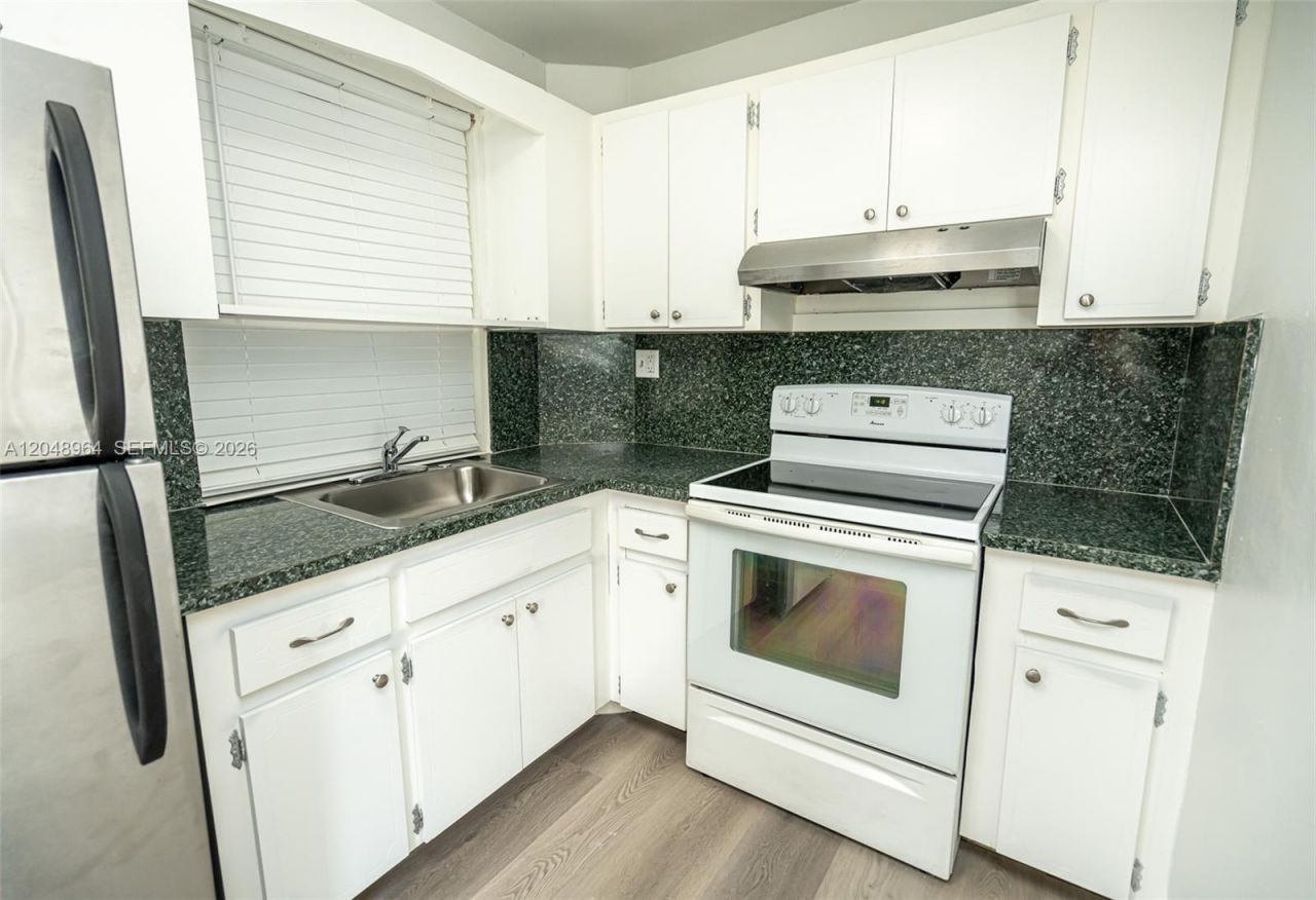 810 Salzedo St , Unit 10, Coral Gables, FL 33134 Photo