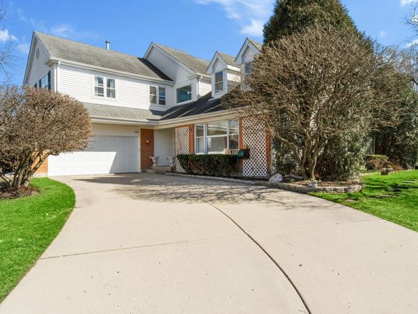155 Chapel Oaks Drive , Buffalo Grove, IL 60089