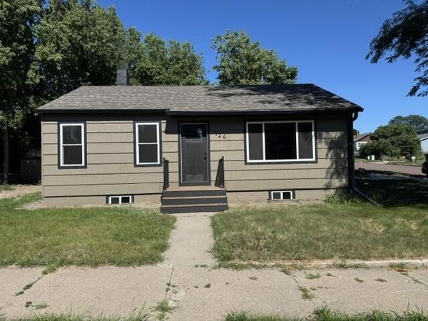 124 S Washington Avenue, Pierre, SD 57501