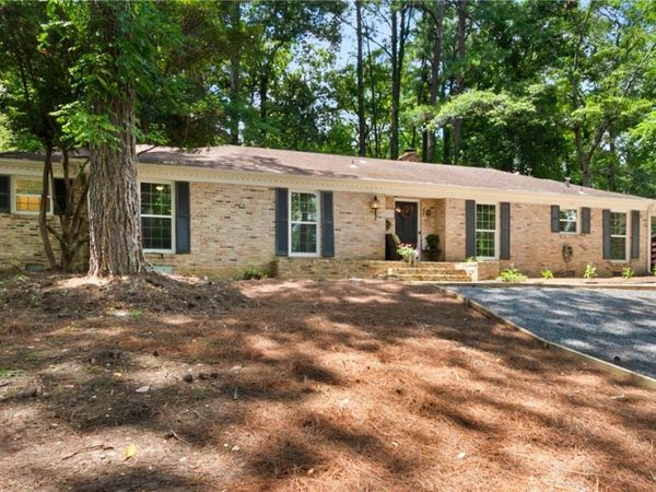 5304 Northwood Lake Drive W, Northport, AL 35473