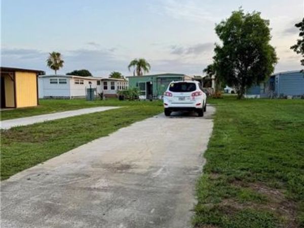 33 Poinsettia DR , FORT MYERS, FL 33905
