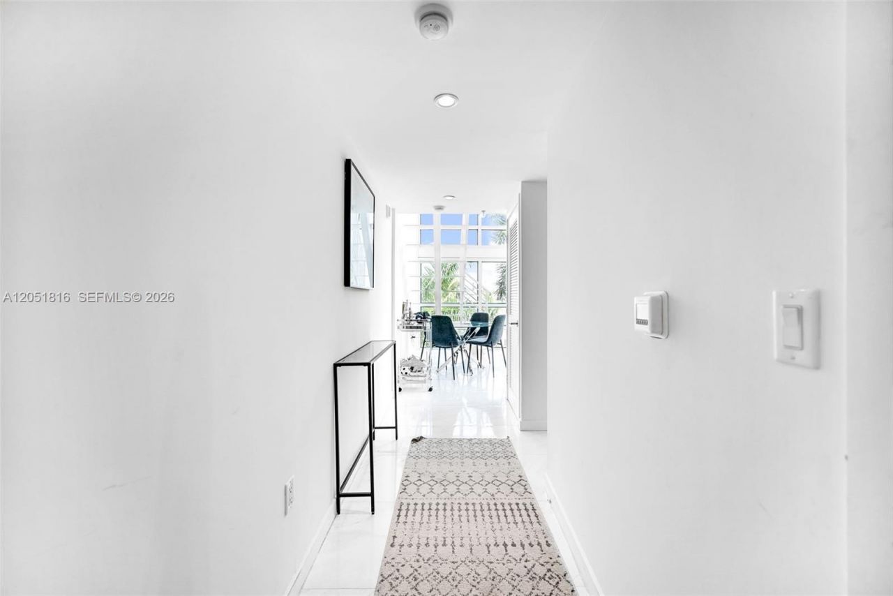 421 Meridian Ave , Unit 15, Miami Beach, FL 33139 Photo