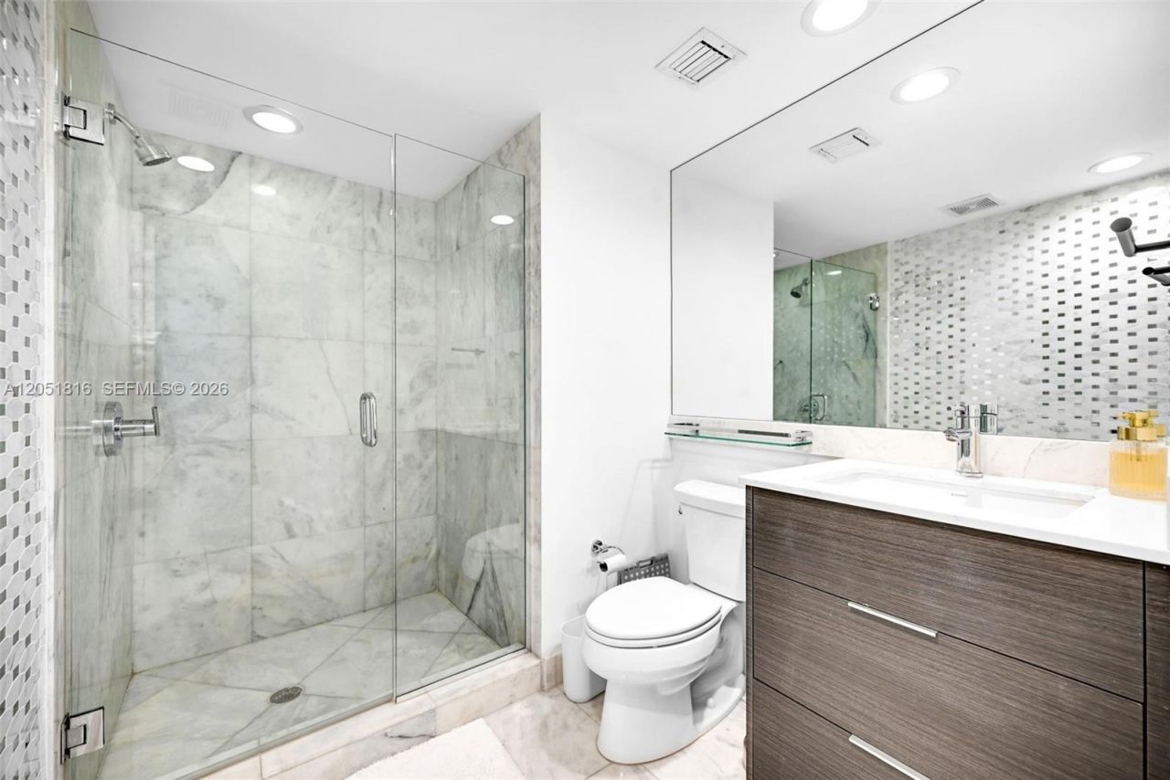 421 Meridian Ave , Unit 15, Miami Beach, FL 33139 Photo