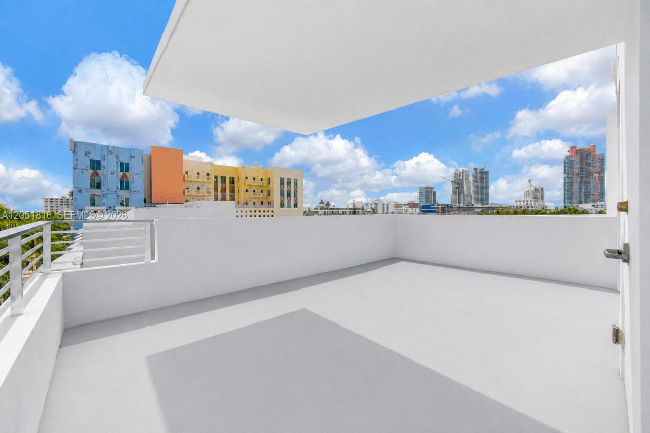 421 Meridian Ave , Unit 15, Miami Beach, FL 33139 Photo