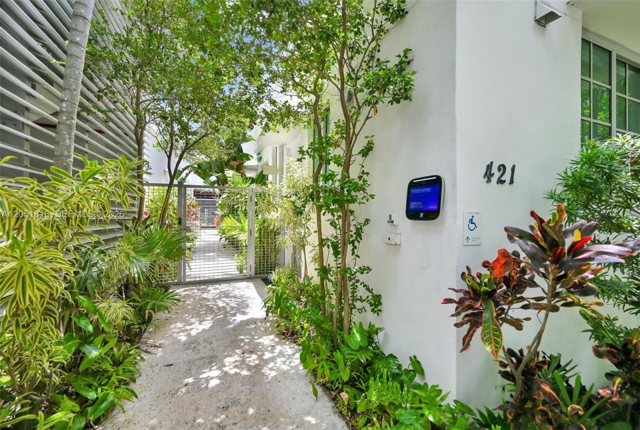 421 Meridian Ave , Unit 15, Miami Beach, FL 33139 Photo